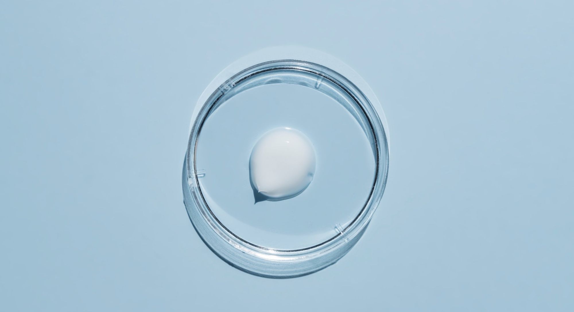 Wie wirkt Isotretinoin genau